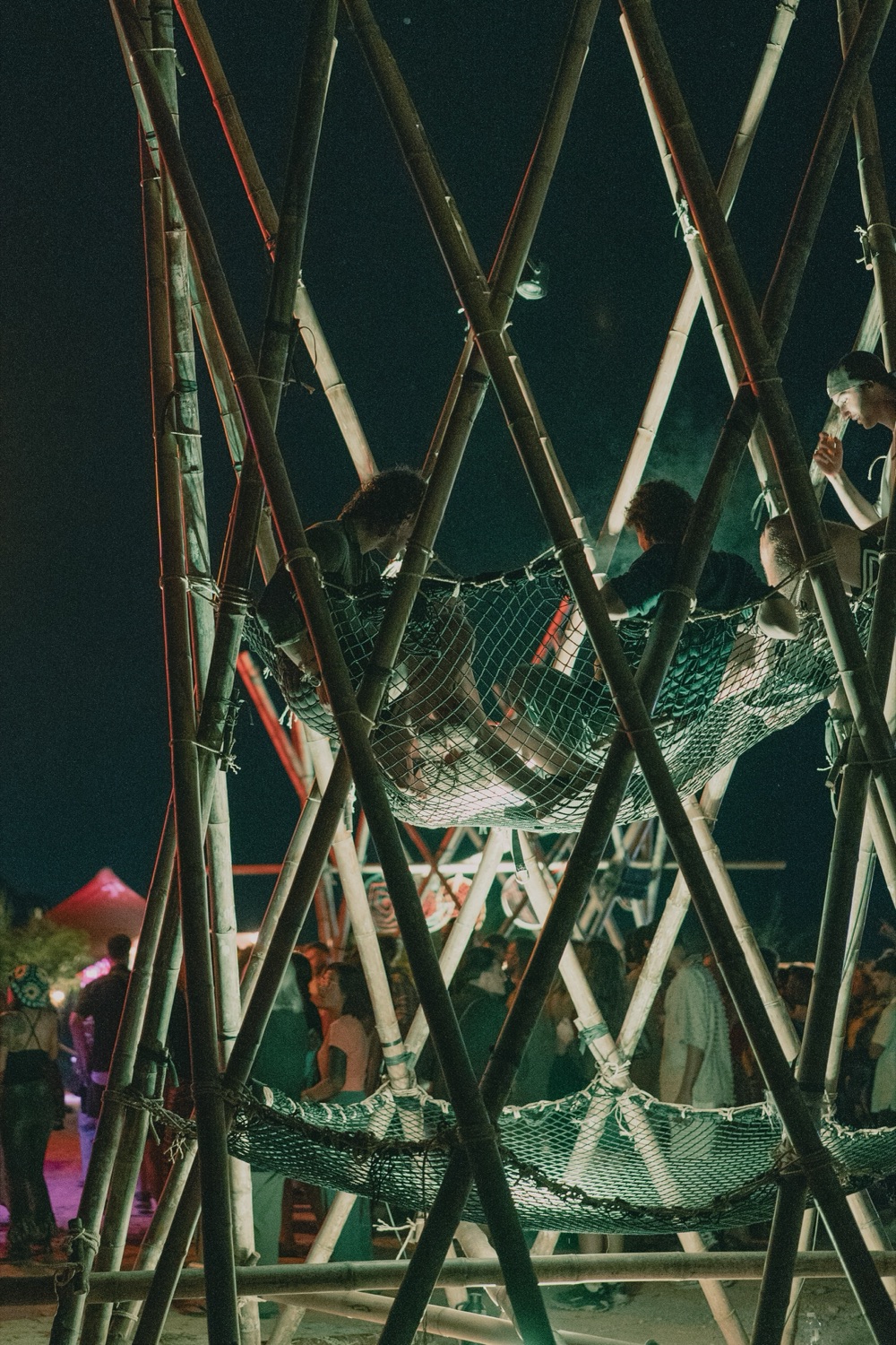 New Moon Party, hammock stage structure
